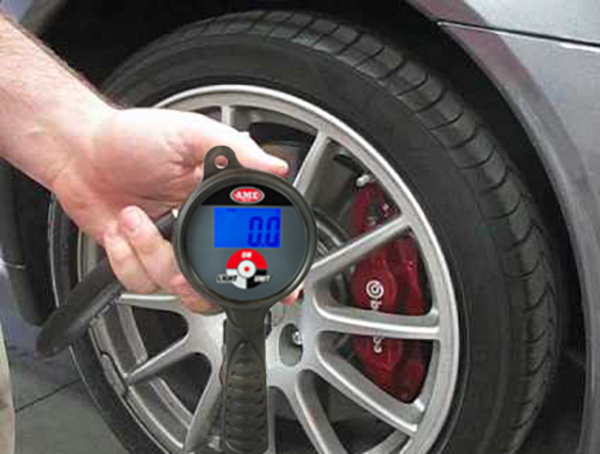 ACCU-FLATE Digital Tire Inflator 174 PSI / Clip-On 21" Hose